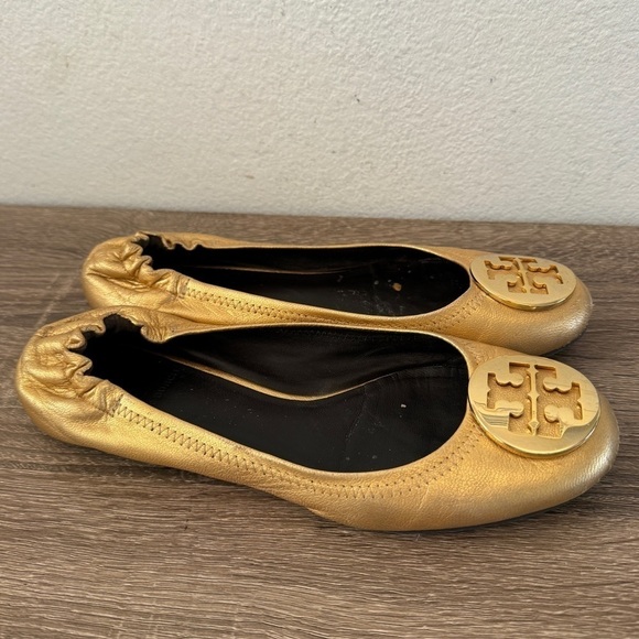 Tory Burch Gold Logo Ballet Flats, Size 8 - Picture 2 of 7